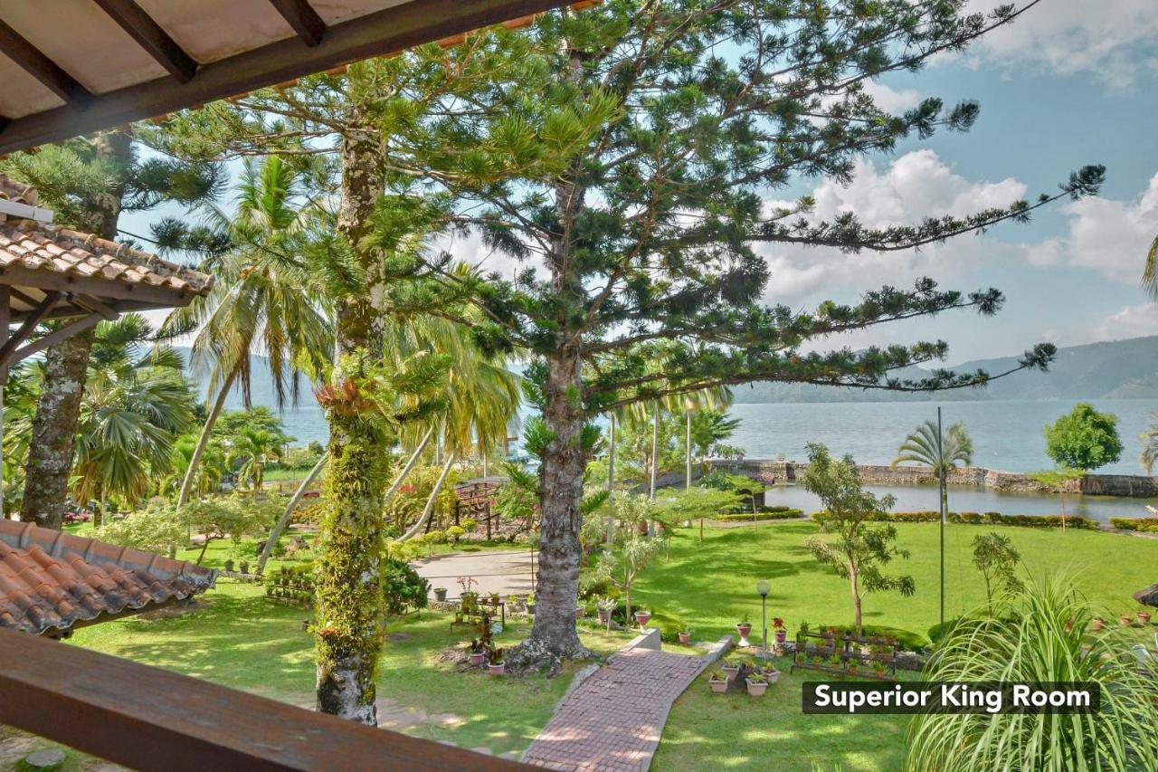 โรงแรม ชิลลินตง Ambarita ภายนอก รูปภาพ