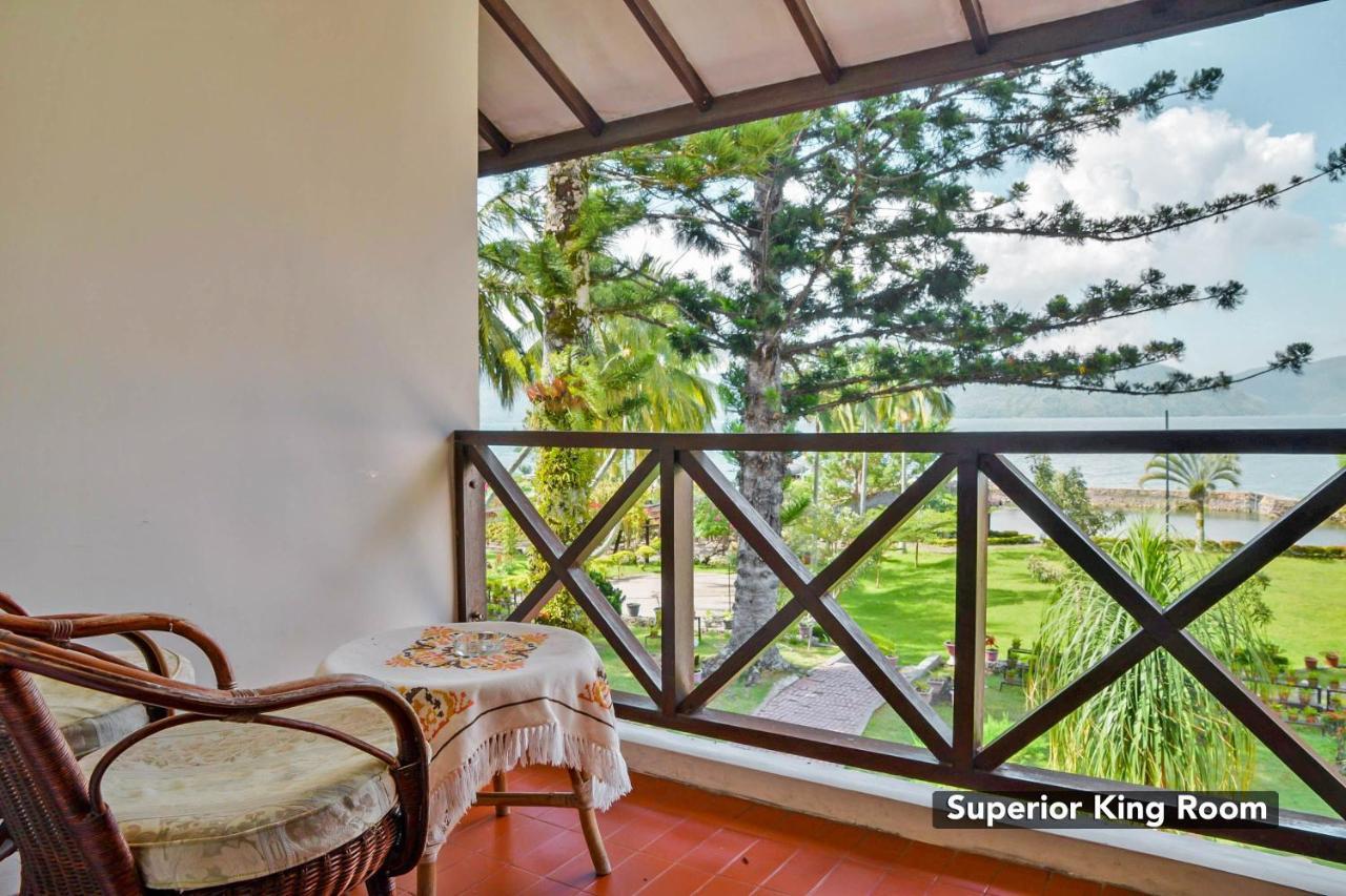โรงแรม ชิลลินตง Ambarita ภายนอก รูปภาพ