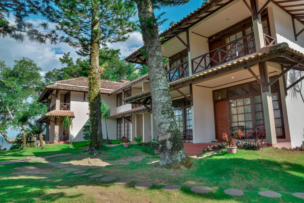 โรงแรม ชิลลินตง Ambarita ภายนอก รูปภาพ