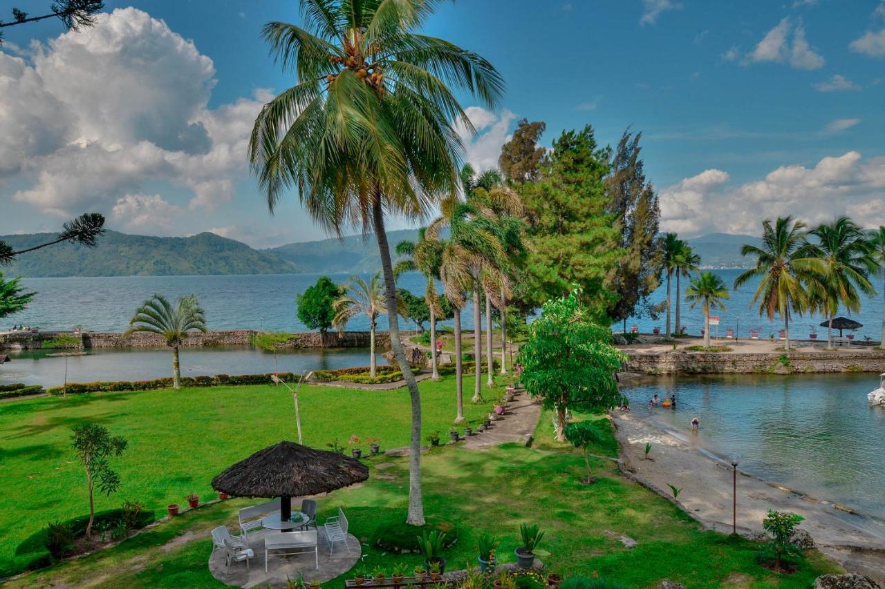 โรงแรม ชิลลินตง Ambarita ภายนอก รูปภาพ
