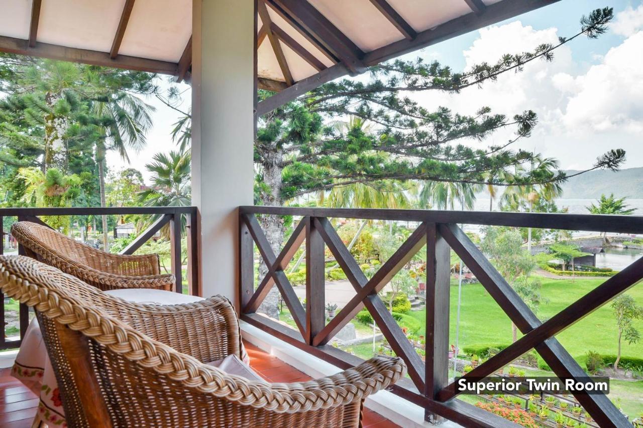 โรงแรม ชิลลินตง Ambarita ภายนอก รูปภาพ