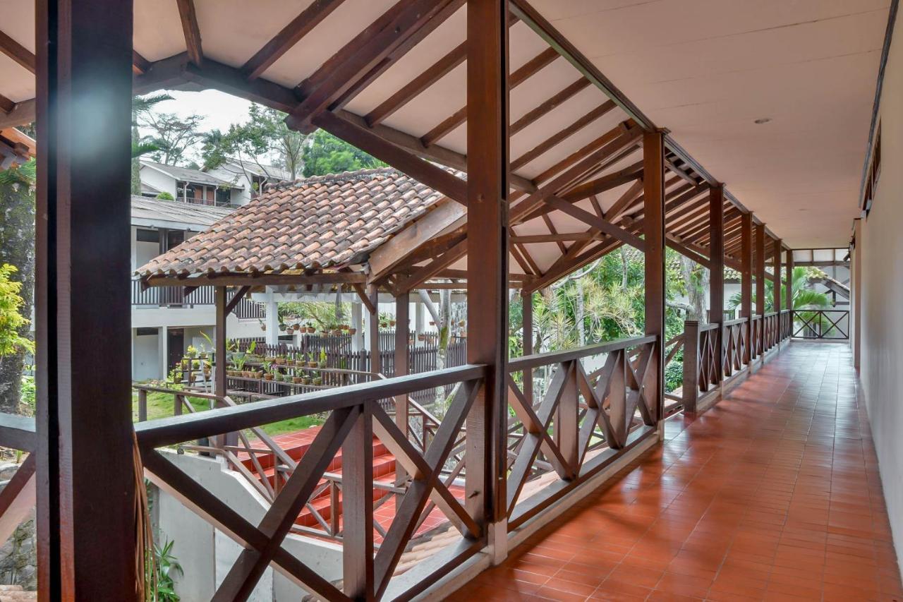 โรงแรม ชิลลินตง Ambarita ภายนอก รูปภาพ